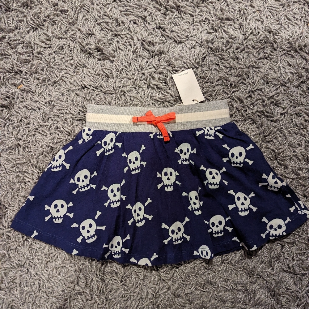 Mini boden skull and crossbones skort